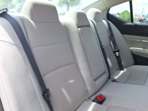 Used 2024 Nissan Altima 2.5 SV FWD image 29