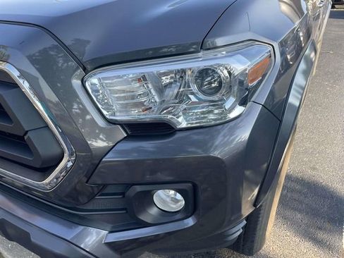 Used 2023 Toyota Tacoma SR5 w/ SR5 Appearance Package RWD image 6