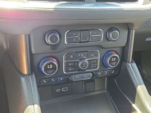 Used 2024 Chevrolet Tahoe High Country w/ Premium Package AWD/4WD image 31