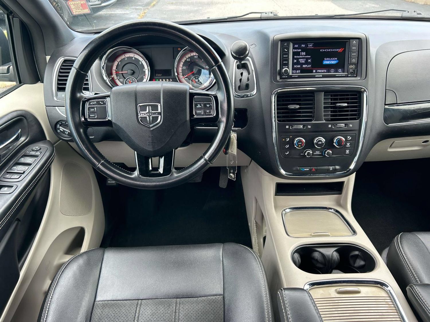 Used 2019 Dodge Grand Caravan SXT FWD image 17