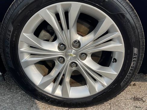 Used 2014 Chevrolet Impala LT w/ Convenience Package image 27