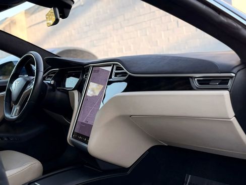 Used 2016 Tesla Model S 90D image 12