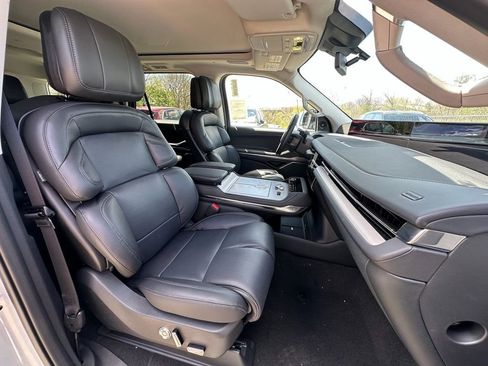 New 2026 Lincoln Navigator Reserve AWD/4WD image 24