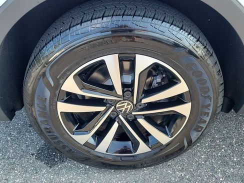 Certified 2024 Volkswagen Tiguan S FWD image 5