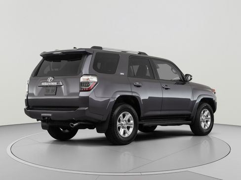 Used 2021 Toyota 4Runner SR5 Premium w/ Moonroof Package AWD/4WD image 3