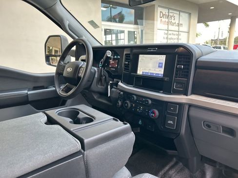 Used 2025 Ford F350 XLT image 23