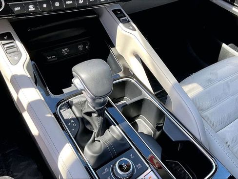 Used 2024 Kia Telluride SX Prestige w/ Towing Package image 28