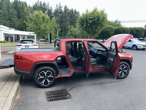 Used 2024 Rivian R1T Adventure AWD/4WD image 39
