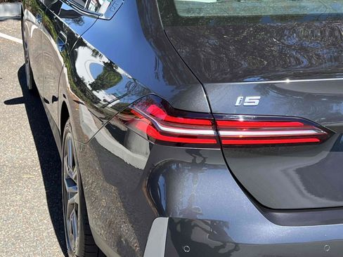 Used 2024 BMW i5 eDrive40i RWD image 63