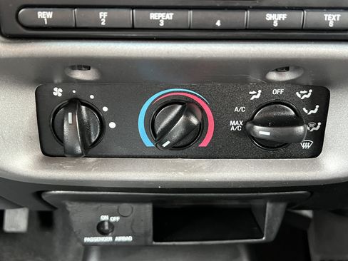 Used 2004 Ford Ranger XLT AWD/4WD image 25