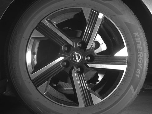 Used 2025 Nissan Sentra SV FWD image 14