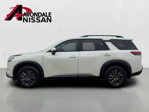 Used 2024 Nissan Pathfinder SV w/ Black Appearance Package FWD image 3