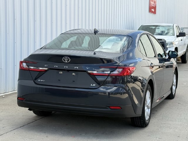 Used 2025 Toyota Camry LE FWD image 4