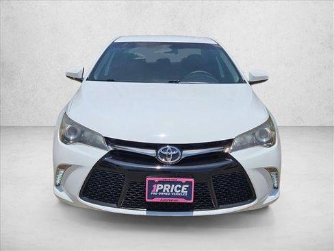Used 2017 Toyota Camry SE FWD image 2
