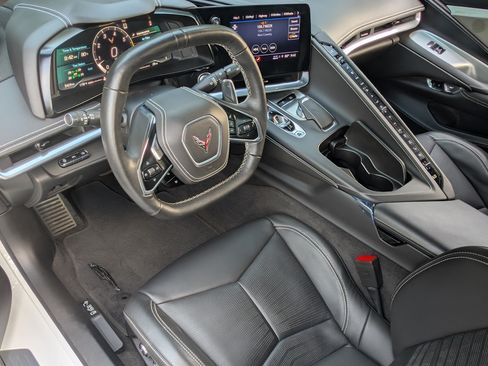 Used 2023 Chevrolet Corvette Stingray Premium Conv w/ Z51 Performance Package RWD image 22