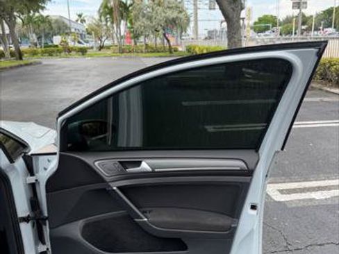 Used 2018 Volkswagen GTI SE FWD image 22