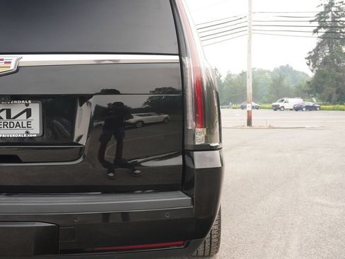 Used 2020 Cadillac Escalade ESV Luxury AWD/4WD image 20