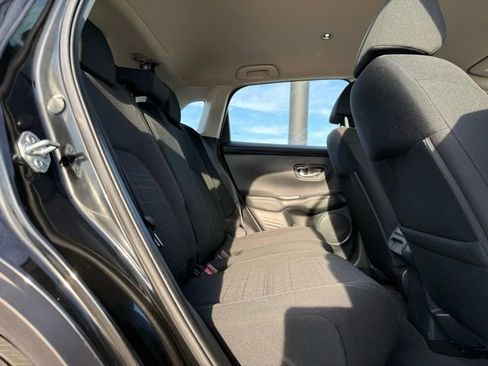 Used 2025 Honda HR-V LX image 11