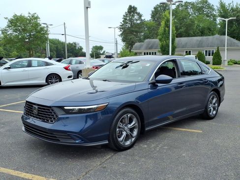 Used 2024 Honda Accord EX image 3