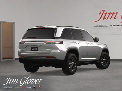 New 2025 Jeep Grand Cherokee Altitude image 6