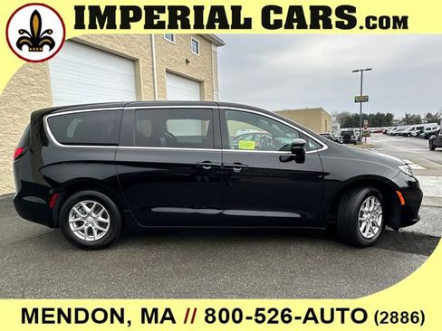 New 2026 Chrysler Pacifica Select FWD image 13