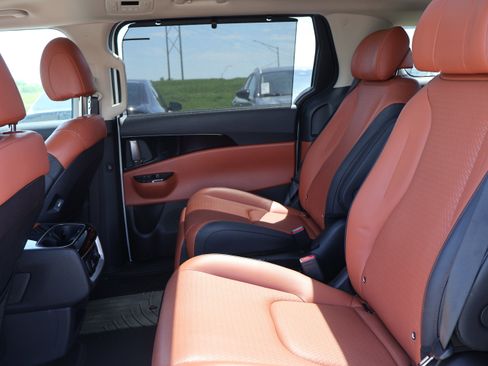 Used 2024 Kia Carnival SX Prestige FWD image 18