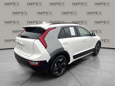 Used 2023 Kia Niro Wave w/ Wave Preserve Package image 5