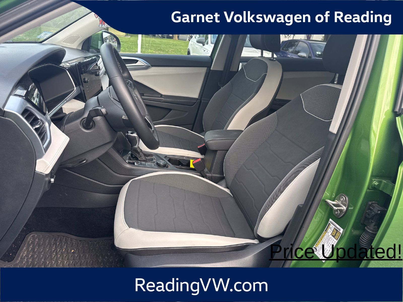 Used 2025 Volkswagen Taos SE w/ Panoramic Sunroof Package AWD/4WD image 11
