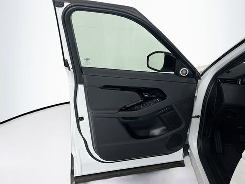Used 2025 Land Rover Range Rover Evoque S image 12