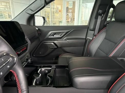 Used 2025 Chevrolet Silverado EV RST w/ LPO, Dark Package RST AWD/4WD image 18