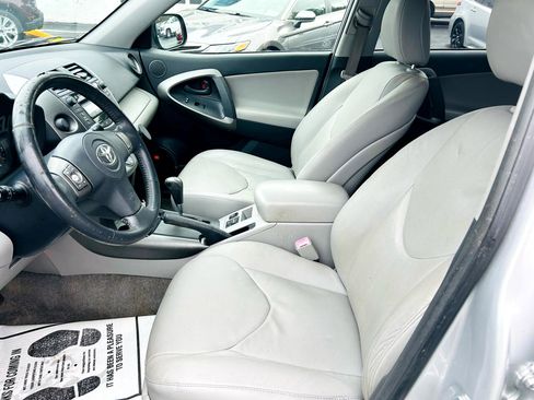 Used 2009 Toyota RAV4 Limited image 19