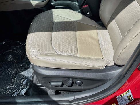 Used 2017 Hyundai Elantra Limited FWD image 18