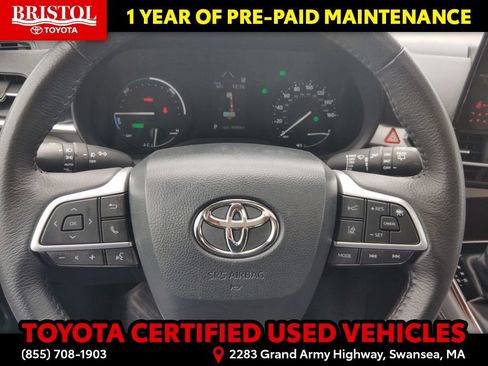 Used 2024 Toyota Sienna XLE FWD image 24