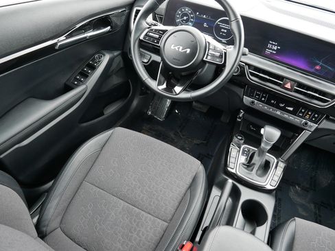 Certified 2025 Kia Seltos X-Line image 9