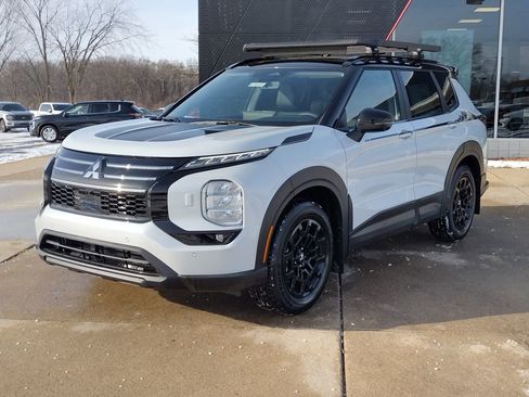 New 2026 Mitsubishi Outlander Trail Edition image 1