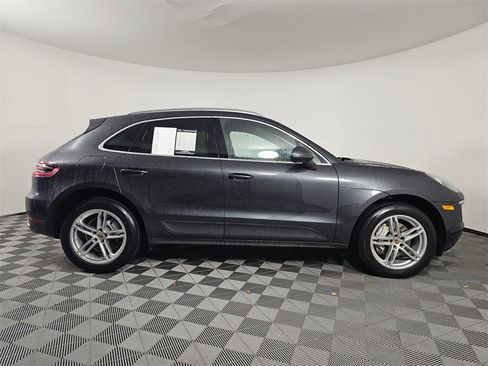 Used 2017 Porsche Macan S image 8