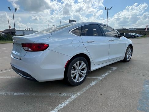 Used 2015 Chrysler 200 Limited image 8