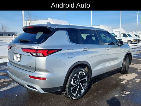 Used 2024 Mitsubishi Outlander SE image 8