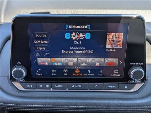 Used 2025 Nissan Rogue SV FWD image 14