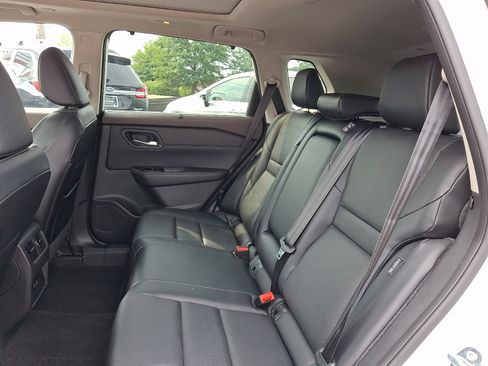 Certified 2023 Nissan Rogue SV w/ SV Premium B Package AWD/4WD image 12
