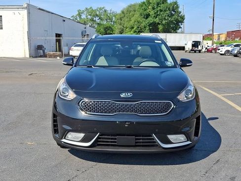 Used 2017 Kia Niro Touring w/ Advanced Technology Package FWD image 2