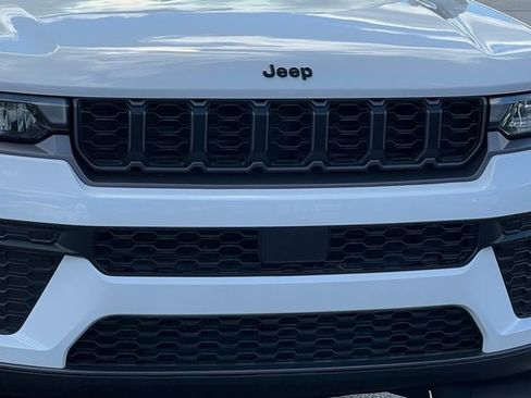 New 2026 Jeep Grand Cherokee Altitude AWD/4WD image 40