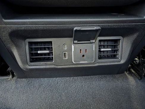 Used 2022 Chevrolet Silverado 1500 LT image 20