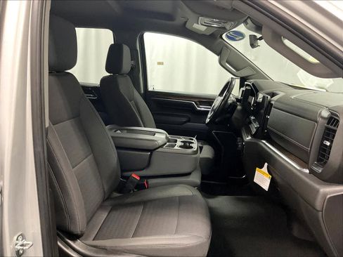 Used 2022 Chevrolet Silverado 1500 LT image 11