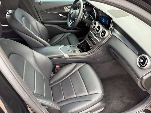 Certified 2022 Mercedes-Benz GLC 300 image 24