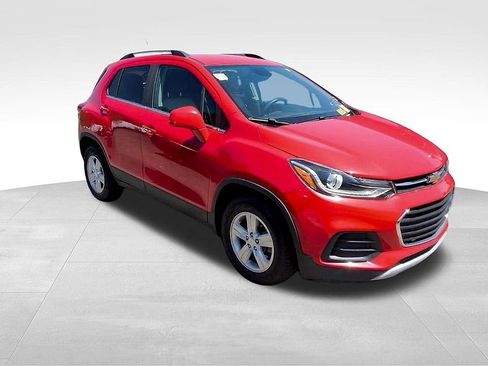 Certified 2018 Chevrolet Trax LT w/ Driver Confidence Package FWD image 2