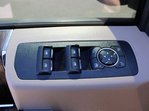 Used 2018 Ford F150 Lariat image 13