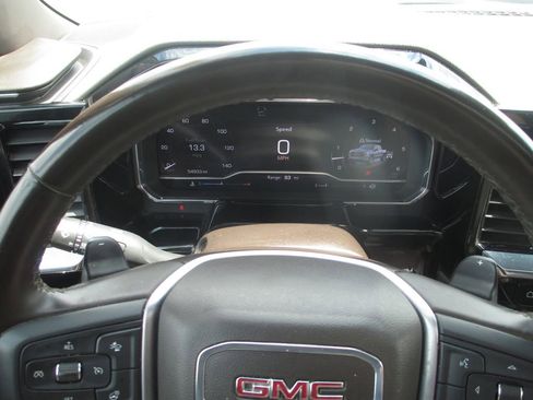 Used 2024 GMC Sierra 1500 SLT w/ SLT Premium Plus Package AWD/4WD image 32