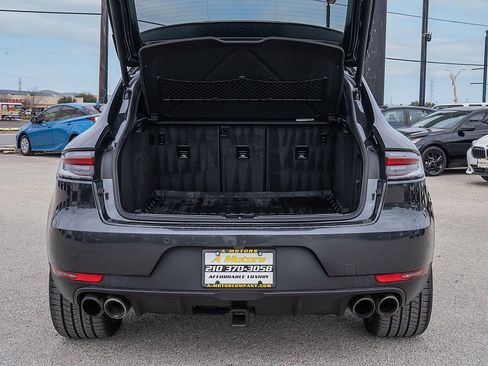 Used 2020 Porsche Macan S image 12