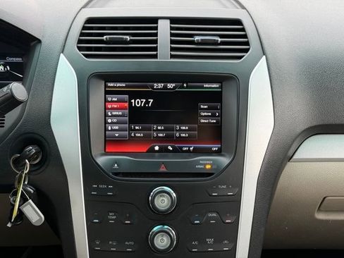 Used 2012 Ford Explorer XLT image 24